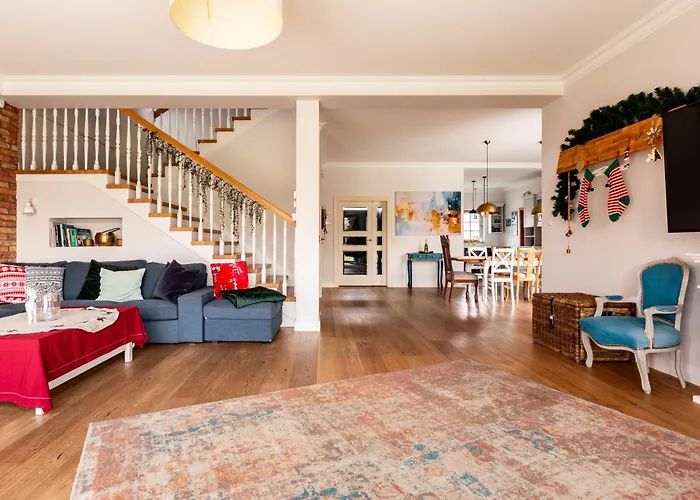 The Blue Doors By Bookinghost Apartment