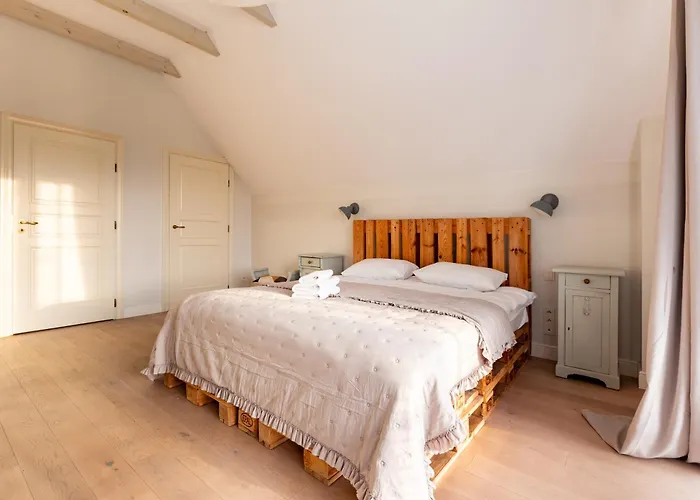 The Blue Doors By Bookinghost *