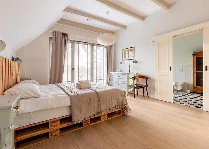 The Blue Doors By Bookinghost *