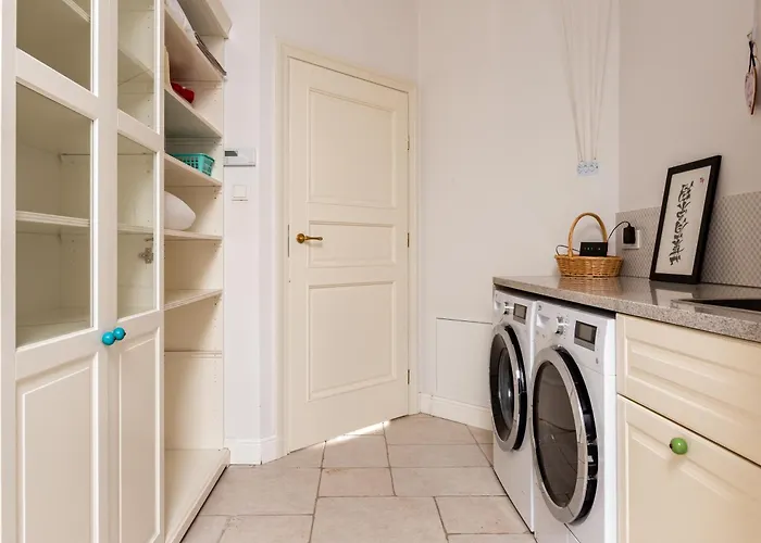 The Blue Doors By Bookinghost غدانسك